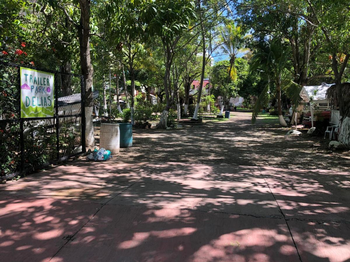 Delias Trailer Park Hotell Rincon de Guayabitos Exteriör bild