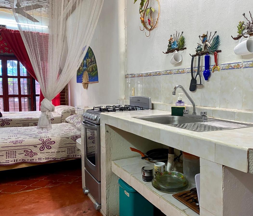 Delias Trailer Park Hotell Rincon de Guayabitos Exteriör bild