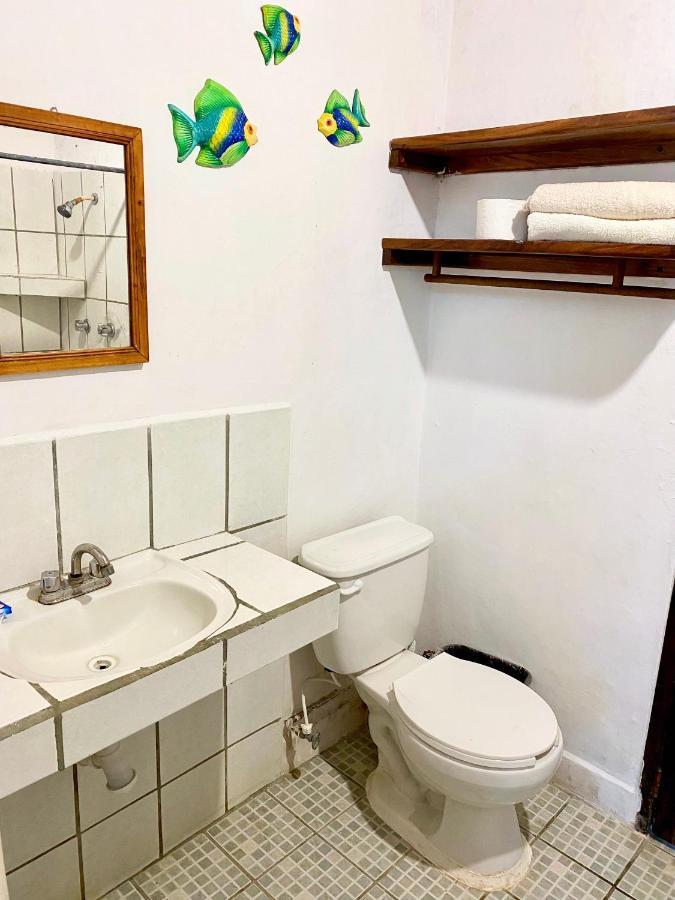Delias Trailer Park Hotell Rincon de Guayabitos Exteriör bild