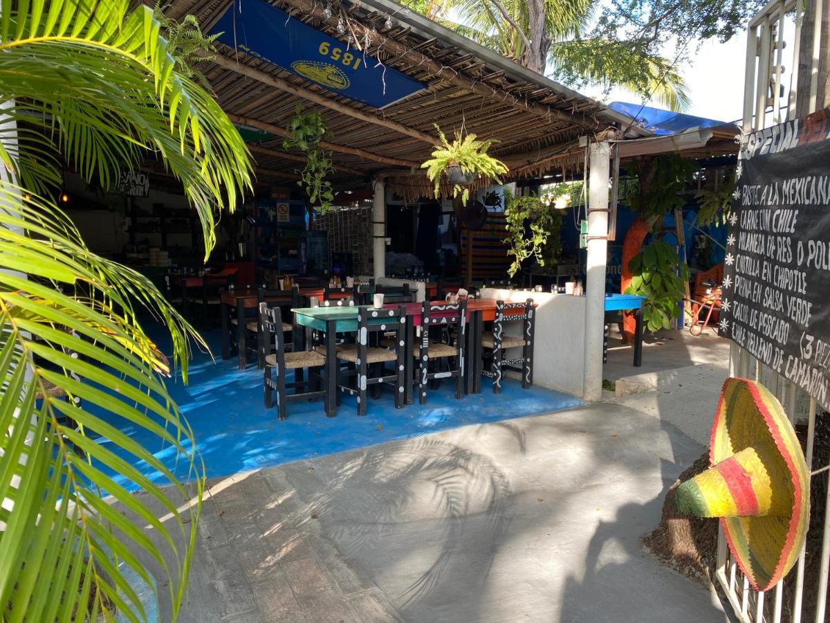 Delias Trailer Park Hotell Rincon de Guayabitos Exteriör bild