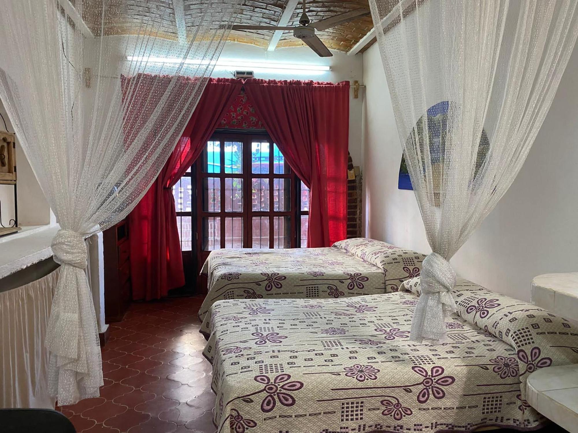 Delias Trailer Park Hotell Rincon de Guayabitos Exteriör bild
